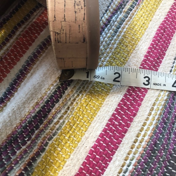 😊😊😊Nine West🔥Almost new, never worn outside. Metallic gold sandals.😊😊😊 - Picture 8 of 10